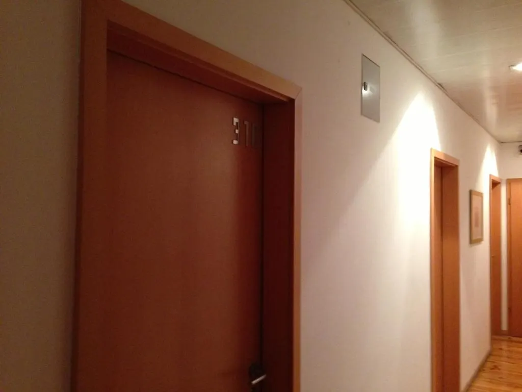 Hostal Spru Lisbon Summer Accommodation