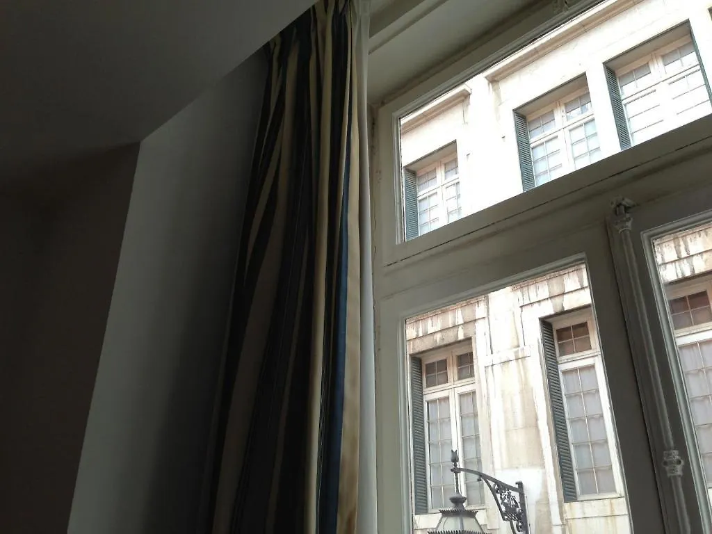 Hostal Spru Lisbon Summer Accommodation