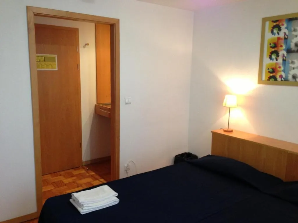 Spru Lisbon Summer Accommodation Hostel